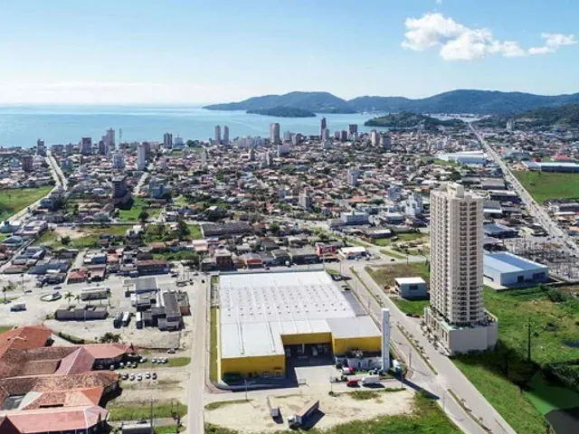 Apartamento 2 quartos e 3 banheiros, à venda, no bairro Balneário Perequê em Porto Belo