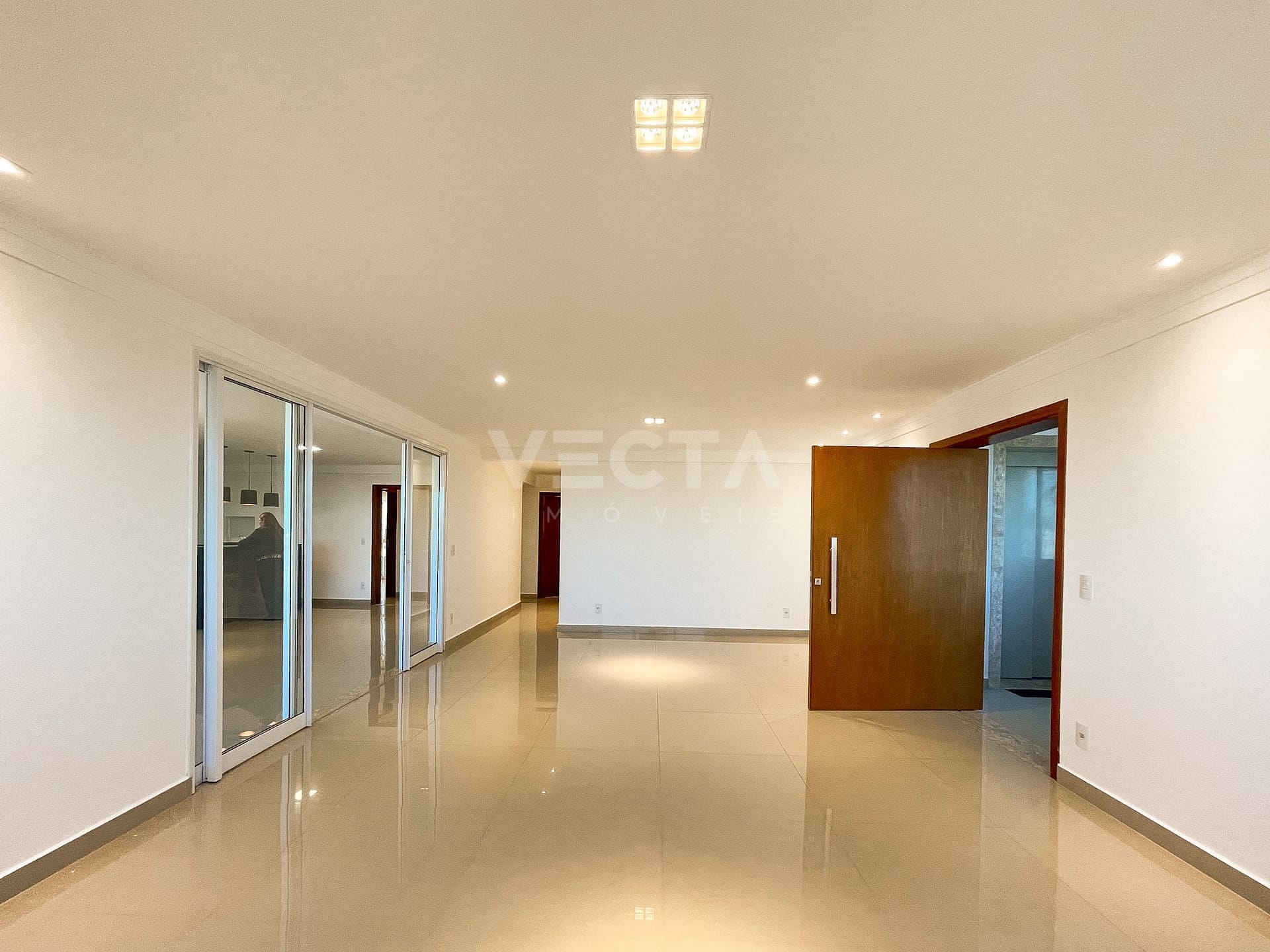 Apartamento à venda com 4 quartos, 238m² - Foto 4