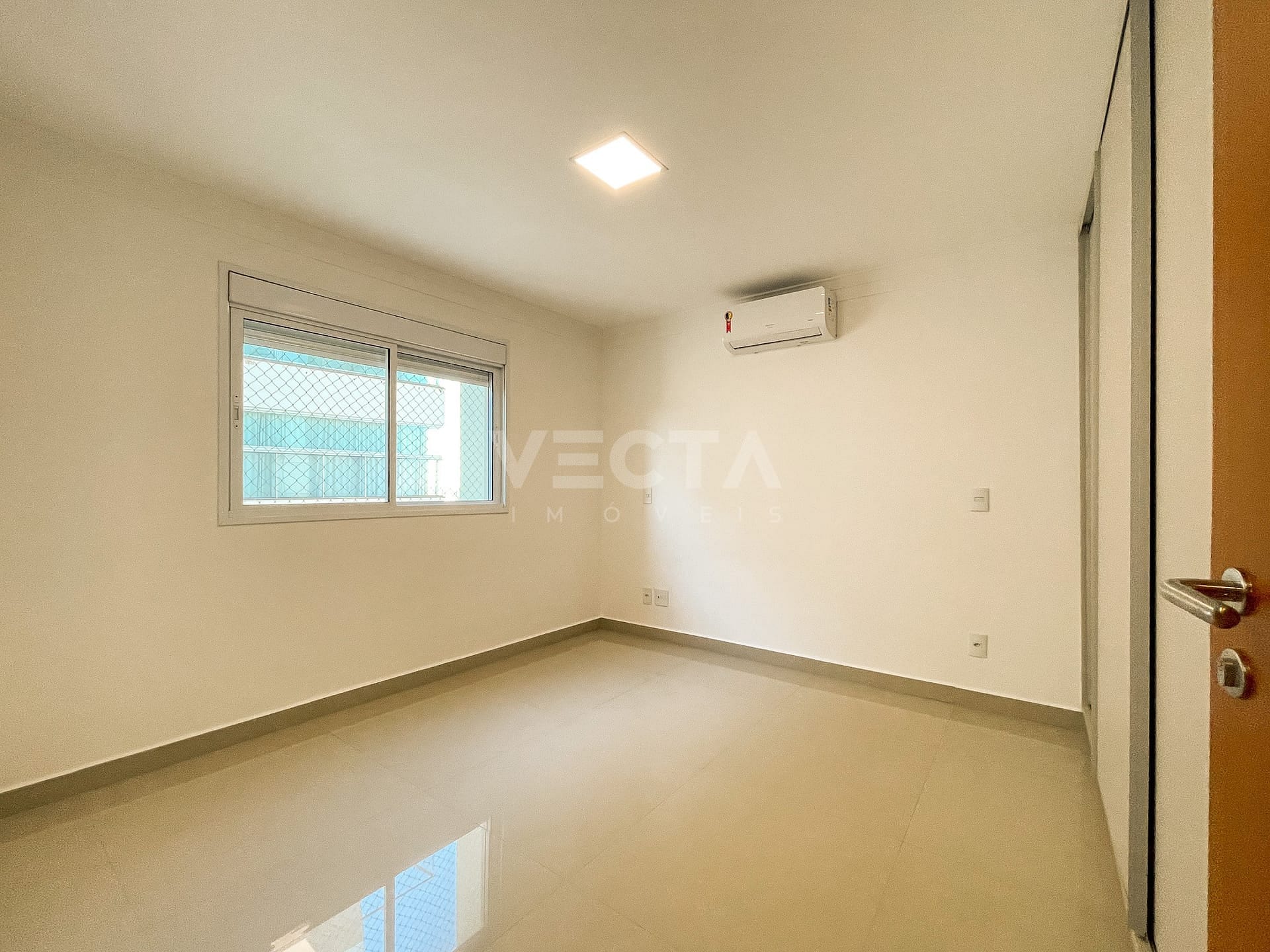 Apartamento à venda com 4 quartos, 238m² - Foto 20