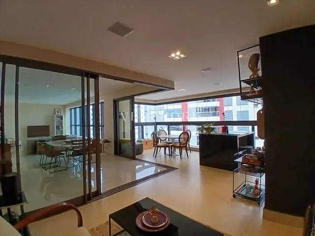 Apartamento 3 quartos e 4 banheiros, à venda ou para alugar, no bairro Gleba Fazenda Palhano em Londrina