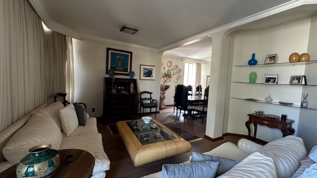 Apartamento com 315m² 4 quartos e 5 banheiros, à venda, no bairro Centro em Londrina