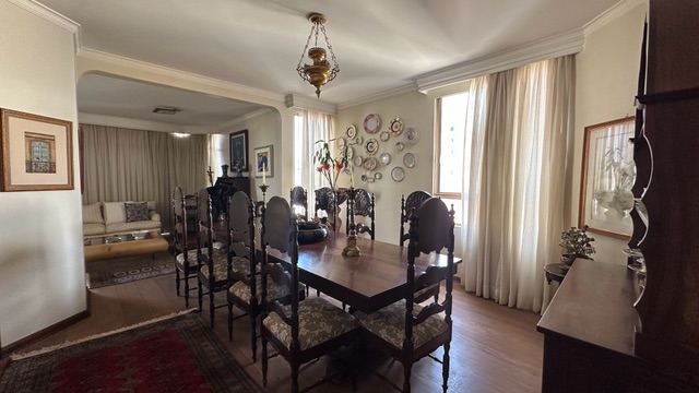Apartamento com 315m² 4 quartos e 5 banheiros, à venda, no bairro Centro em Londrina