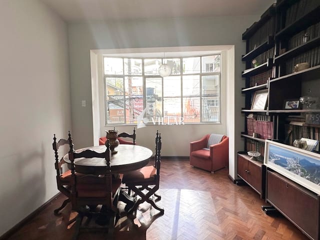 Apartamento com 120m² 3 quartos e 2 banheiros, à venda, no bairro Humaitá em Rio de Janeiro