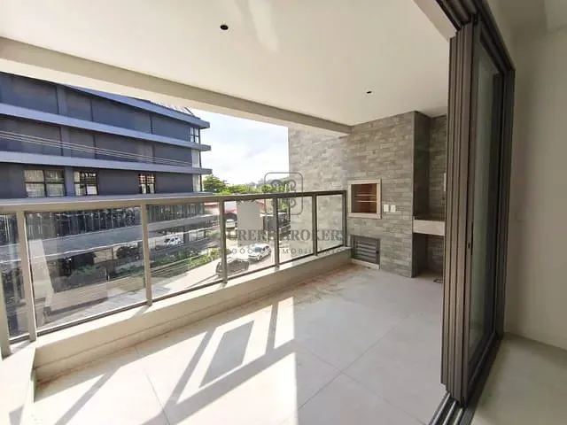 Apartamento 3 quartos e 4 banheiros, à venda, no bairro Jurerê em Florianópolis