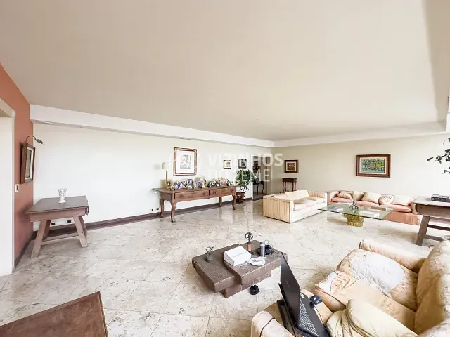 Apartamento com 326m² 4 quartos e 3 banheiros, à venda, no bairro Leme em Rio de Janeiro