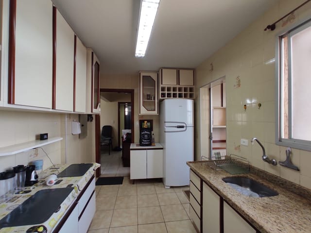 Foto do Apartamento - Apartamento com sacada à venda na Av Cerro Azul ! Excelente imóvel semi mobiliado  e com ar condicionado! | Benites & Gonzaga Imóveis