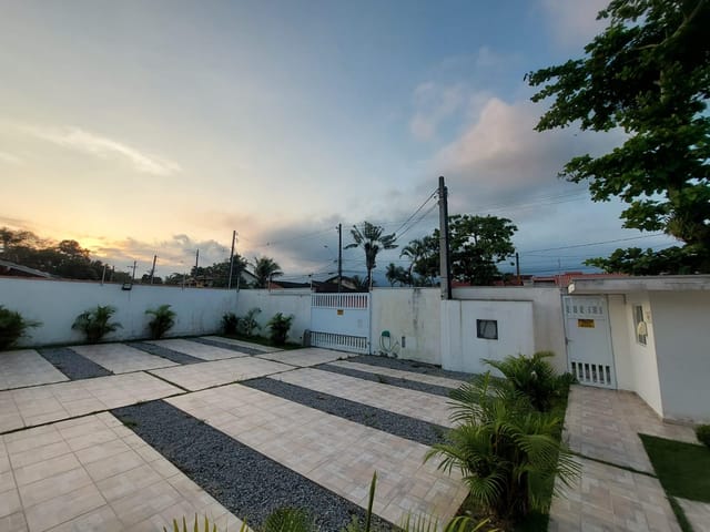 Apartamento 2 quartos e 1 banheiro, à venda ou para alugar, no bairro Indaiá em Bertioga