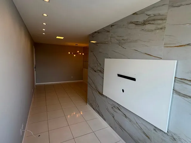 Apartamento 2 quartos e 2 banheiros, à venda ou para alugar, no bairro Pitangueiras em Lauro de Freitas
