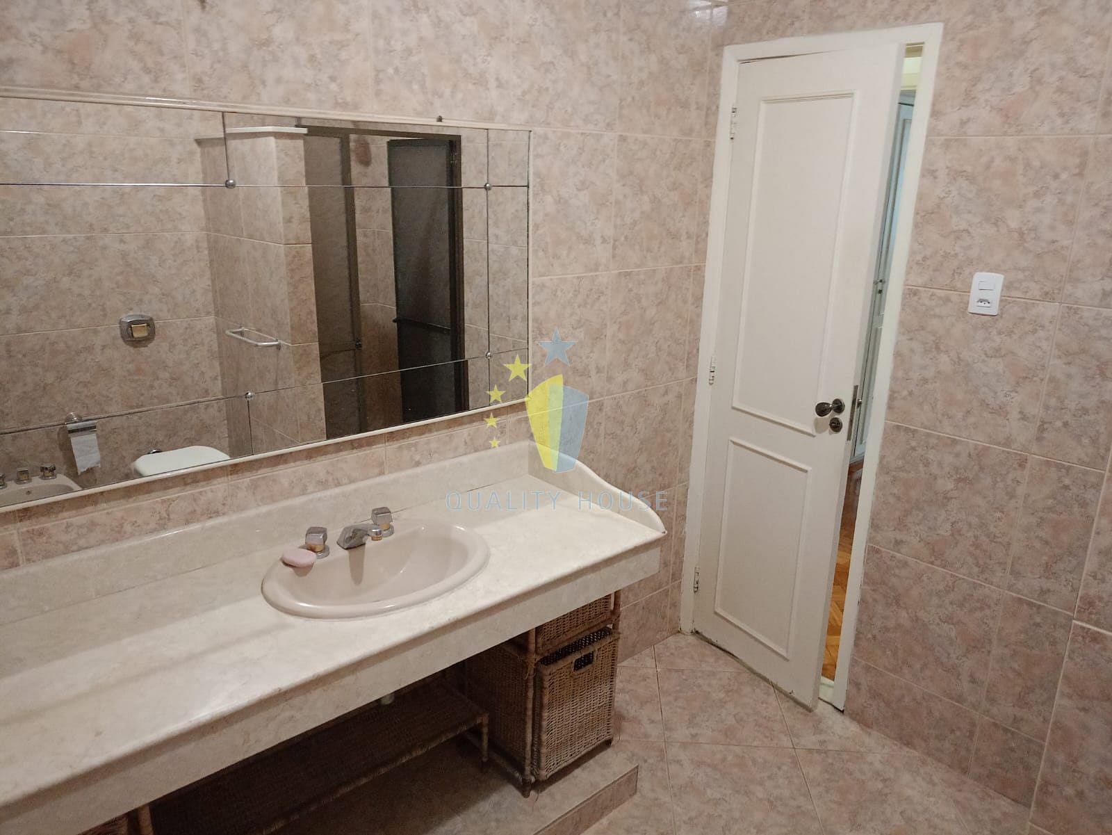 Apartamento para alugar com 3 quartos, 150m² - Foto 40