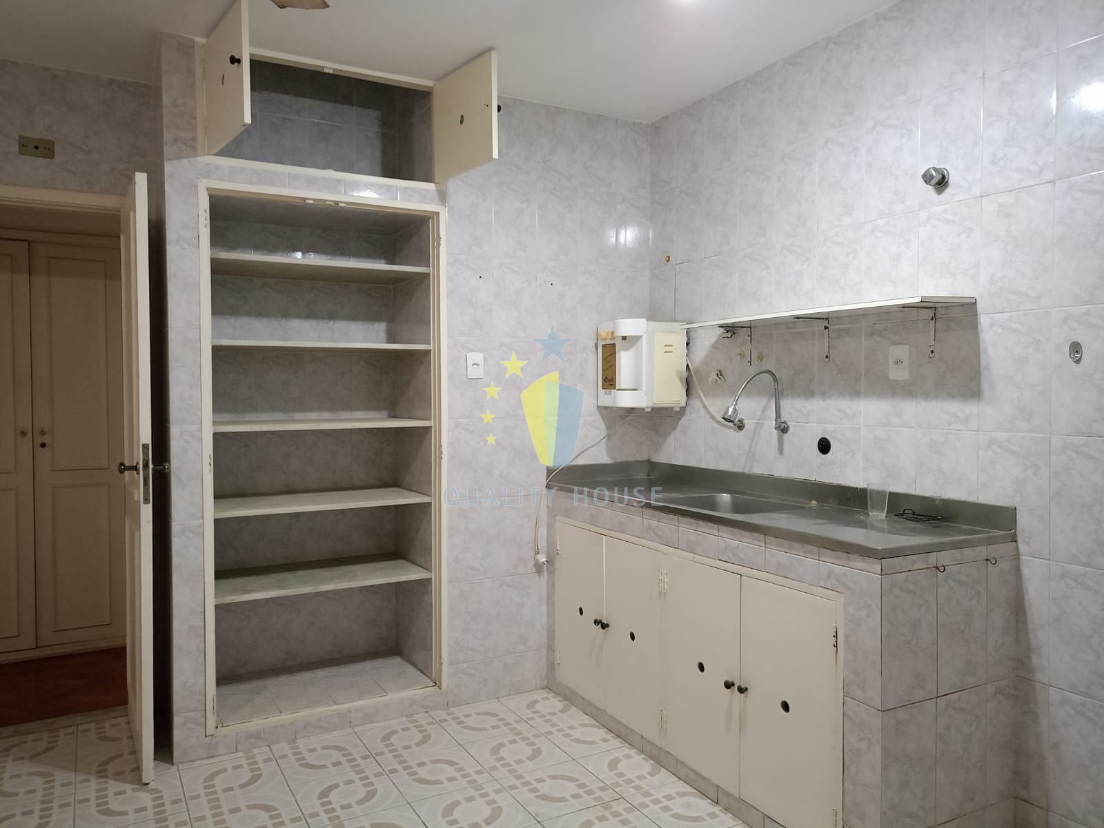 Apartamento para alugar com 3 quartos, 150m² - Foto 41
