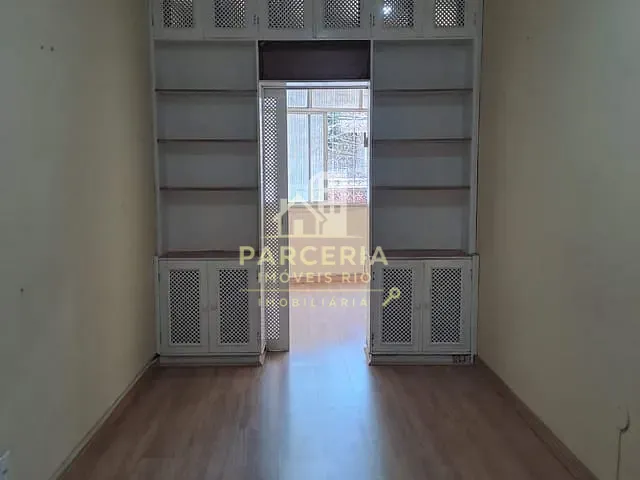 Apartamento com 57m² 2 quartos e 1 banheiro, à venda, no bairro Marechal Hermes em Rio de Janeiro