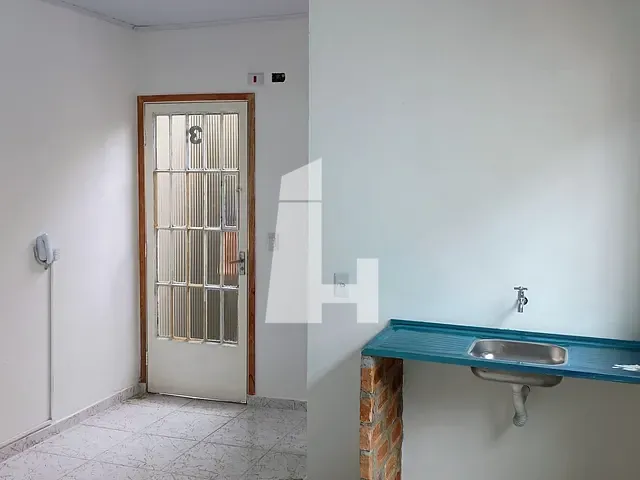 Apartamento com 12m², para alugar, no bairro Vila Endres em Guarulhos