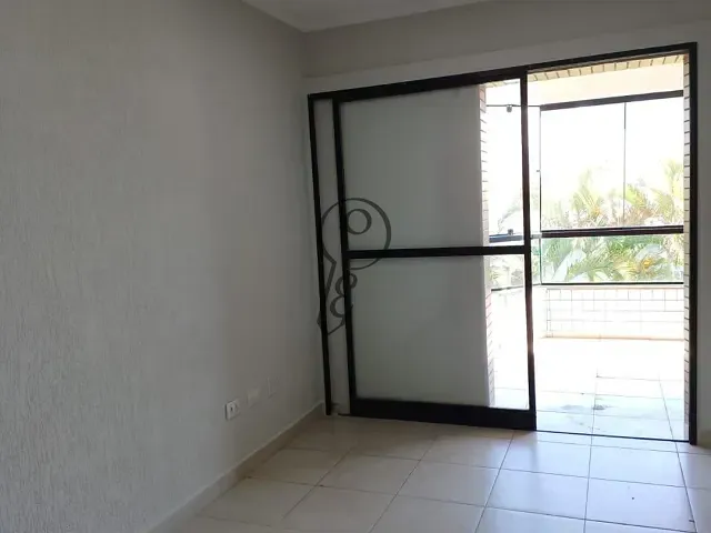 Apartamento 2 quartos e 2 banheiros, à venda ou para alugar, no bairro Solemar em Praia Grande