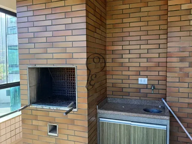 Apartamento 2 quartos e 2 banheiros, à venda ou para alugar, no bairro Solemar em Praia Grande