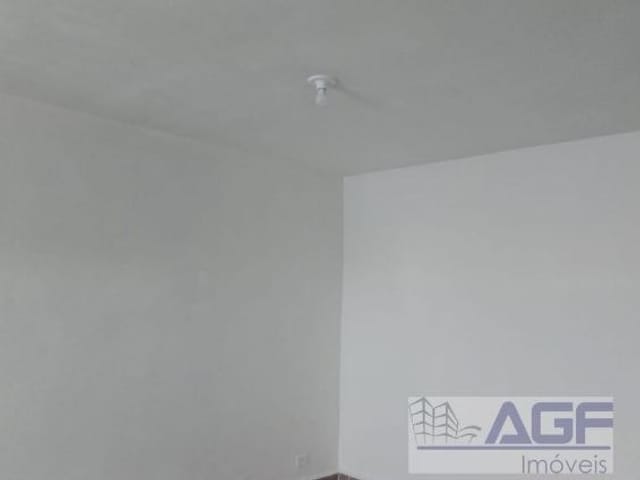 Kitnet com 33m², para alugar, no bairro Centro em Diadema