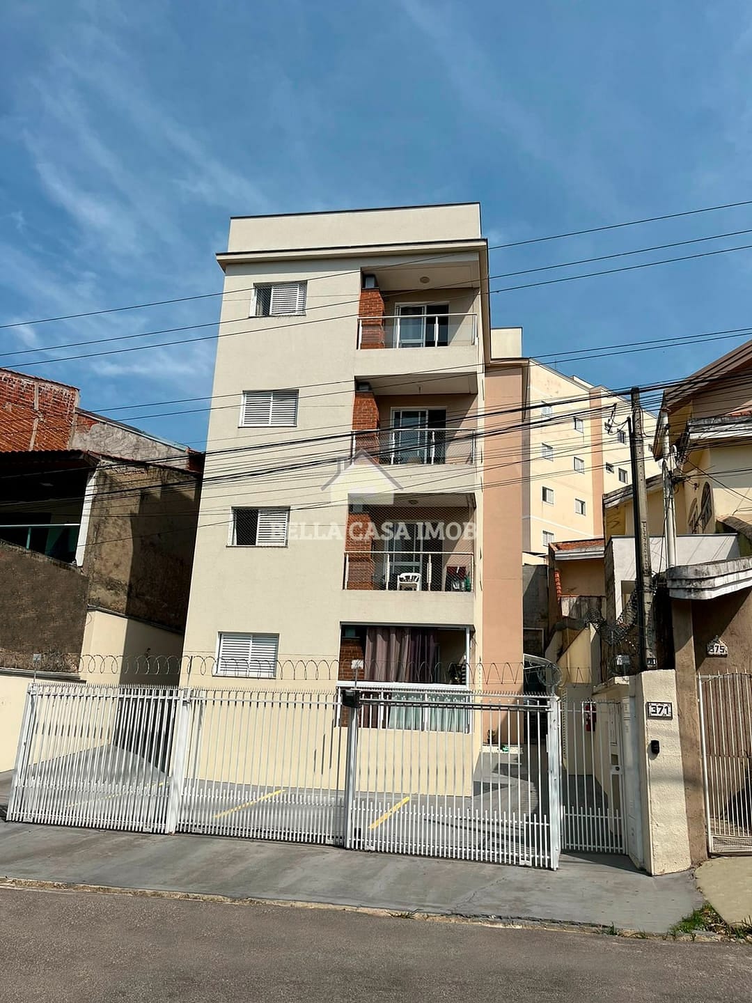 Apartamento à venda com 3 quartos, 87m² - Foto 1