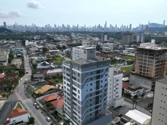 Apartamento com 101m² 2 quartos e 3 banheiros, à venda, no bairro Centro em Camboriú