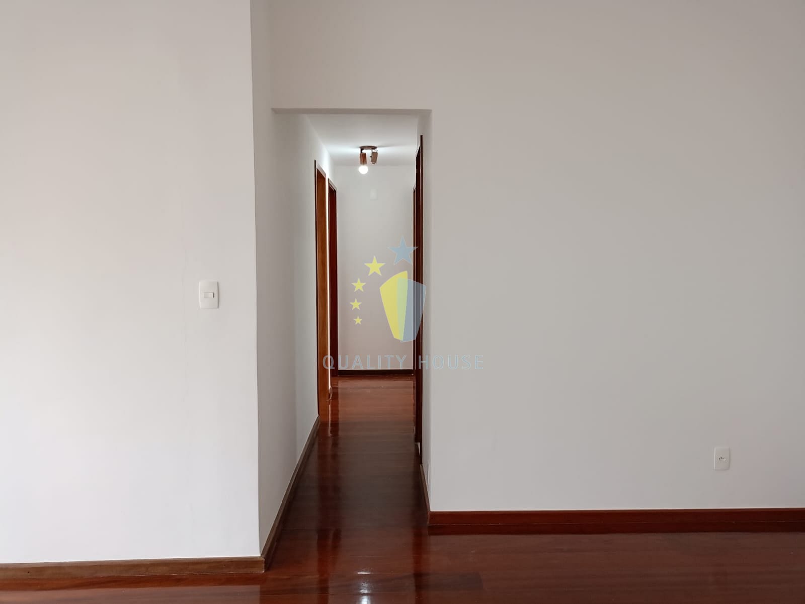 Apartamento para alugar com 3 quartos, 105m² - Foto 4