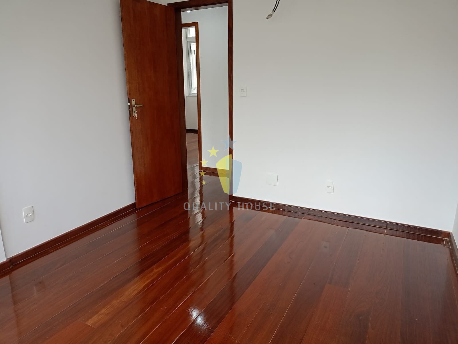 Apartamento para alugar com 3 quartos, 105m² - Foto 8