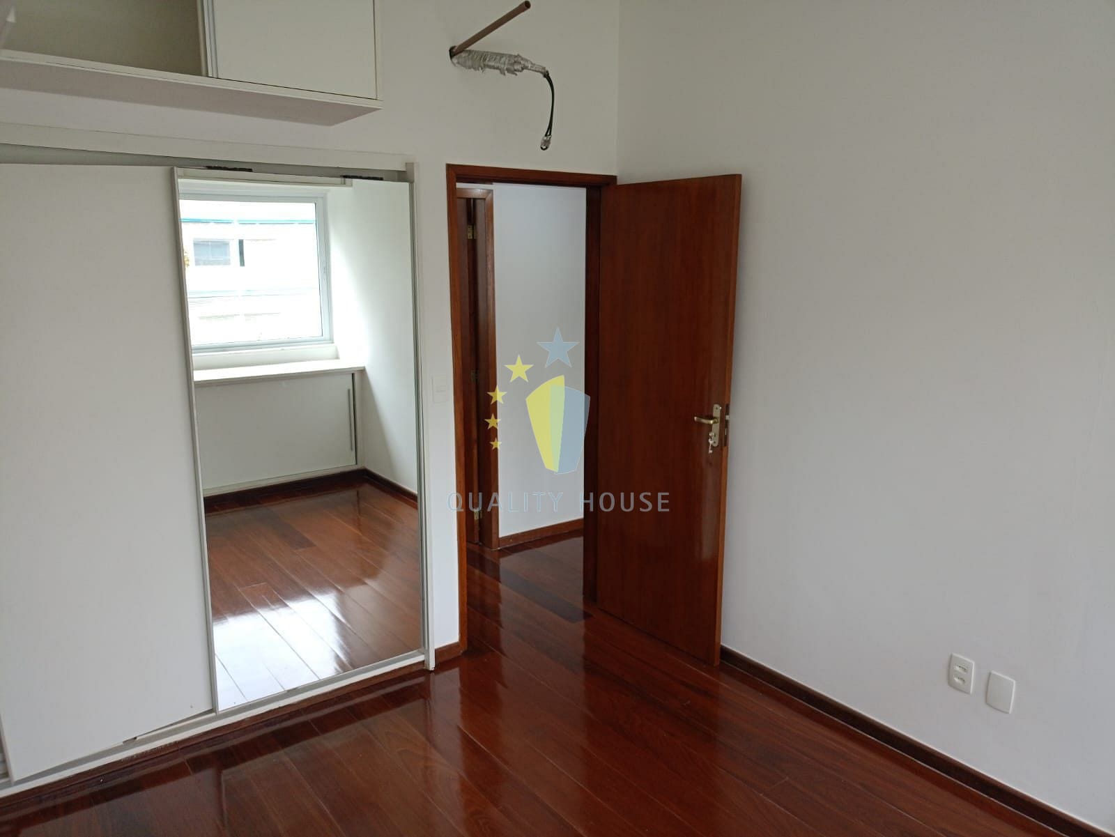 Apartamento para alugar com 3 quartos, 105m² - Foto 12