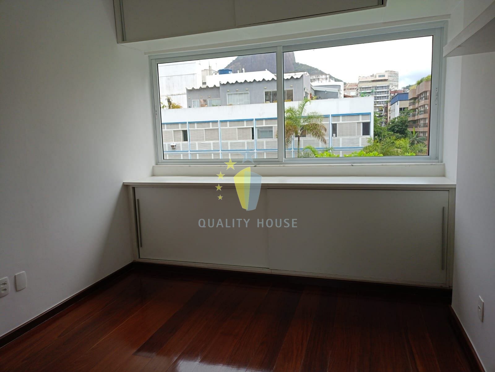 Apartamento para alugar com 3 quartos, 105m² - Foto 14