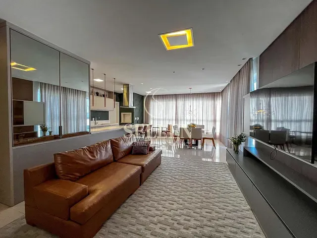 Apartamento com 176m² 3 quartos e 5 banheiros, à venda, no bairro Centro em Balneário Camboriú