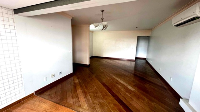 Apartamento com 257m² 4 quartos e 5 banheiros, à venda, no bairro Centro em Londrina