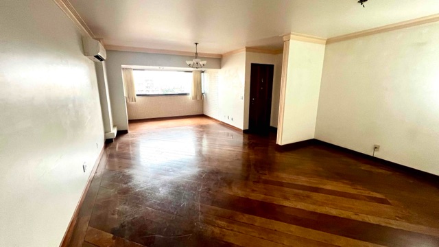 Apartamento com 257m² 4 quartos e 5 banheiros, à venda, no bairro Centro em Londrina