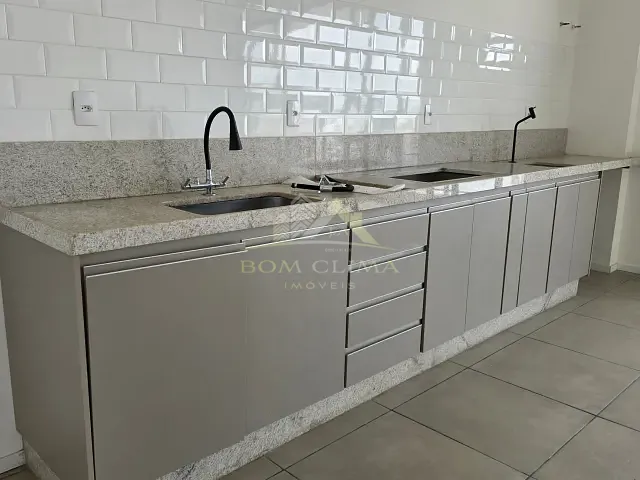 Apartamento 3 quartos e 2 banheiros, para alugar, no bairro Jardim Laranjeiras em Juiz de Fora