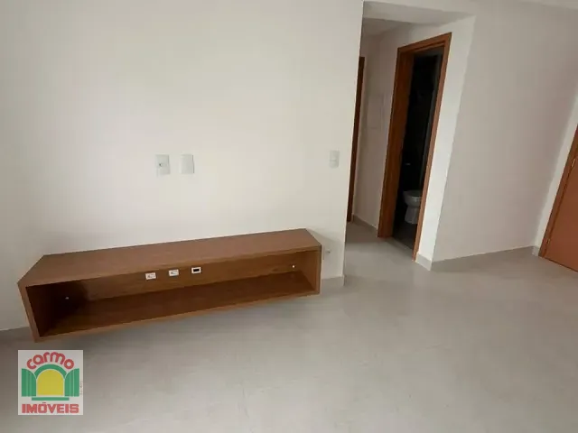 Apartamento 2 quartos e 2 banheiros, para alugar, no bairro Maracananzinho em Anápolis