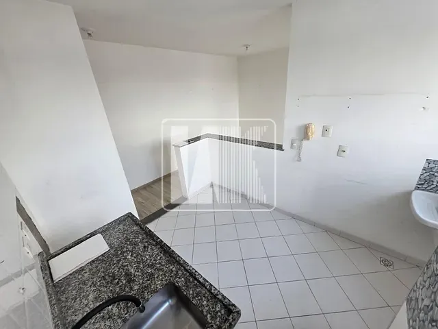 Apartamento com 46m² 2 quartos e 1 banheiro, para alugar, no bairro Vila Palmares em Santo André