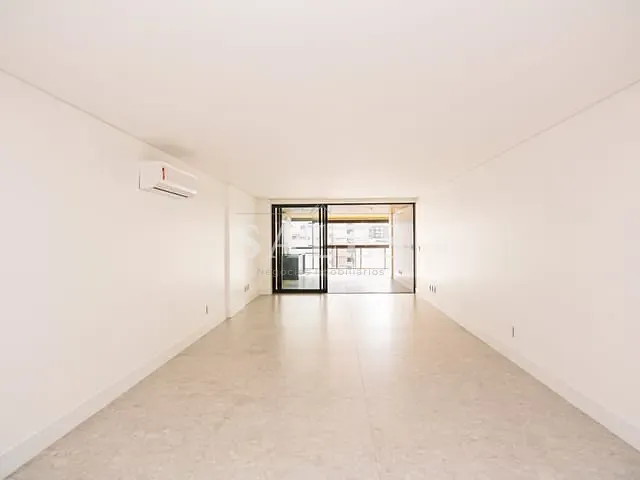 Apartamento com 228m² 4 quartos e 6 banheiros, à venda, no bairro Centro em Juiz de Fora