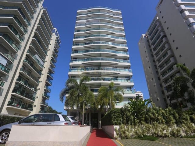 Apartamento 3 quartos e 2 banheiros, para alugar, no bairro Jacarepaguá em Rio de Janeiro