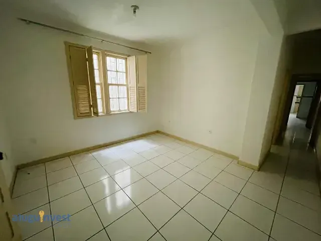 Apartamento 4 quartos e 2 banheiros, para alugar, no bairro Centro em Florianópolis