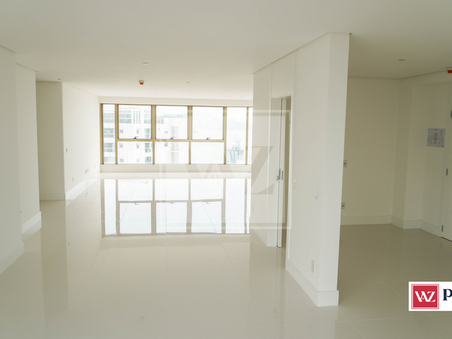 Apartamento com 370m² 4 quartos e 5 banheiros, à venda, no bairro CENTRO em BALNEÁRIO CAMBORIÚ
