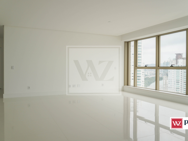 Apartamento com 370m² 4 quartos e 5 banheiros, à venda, no bairro CENTRO em BALNEÁRIO CAMBORIÚ