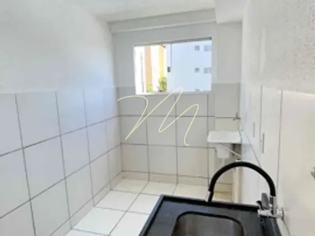 Apartamento 2 quartos e 1 banheiro, à venda, no bairro Nossa Senhora da Vitória em Rua Sol e Mar