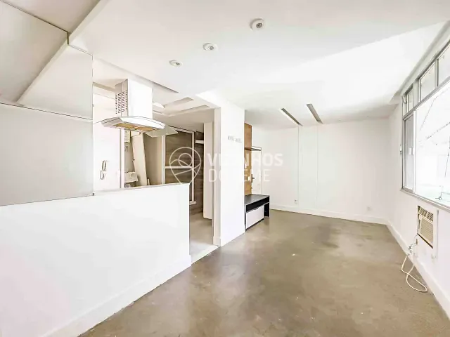 Apartamento com 73m² 3 quartos e 2 banheiros, à venda ou para alugar, no bairro Leme em Rio de Janeiro