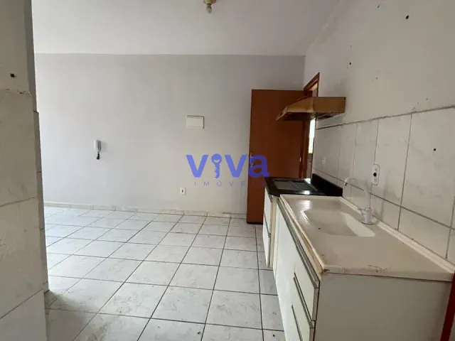 Apartamento 2 quartos e 1 banheiro, para alugar, no bairro Jardim Veneza em Aparecida de Goiânia