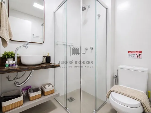 Apartamento 2 quartos e 3 banheiros, à venda, no bairro Jurerê em Florianópolis