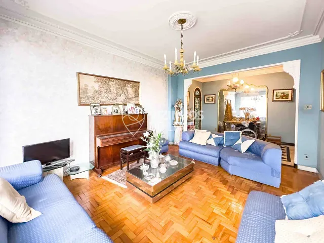 Apartamento com 118m² 2 quartos e 2 banheiros, à venda, no bairro Leme em Rio de Janeiro