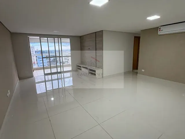Apartamento 3 quartos e 2 banheiros, para alugar, no bairro Centro em Rolândia