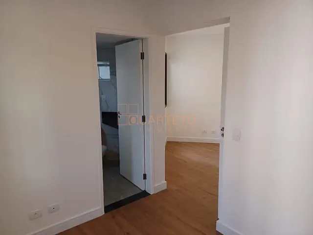 Apartamento 4 quartos e 4 banheiros, para alugar, no bairro Saúde em São Paulo