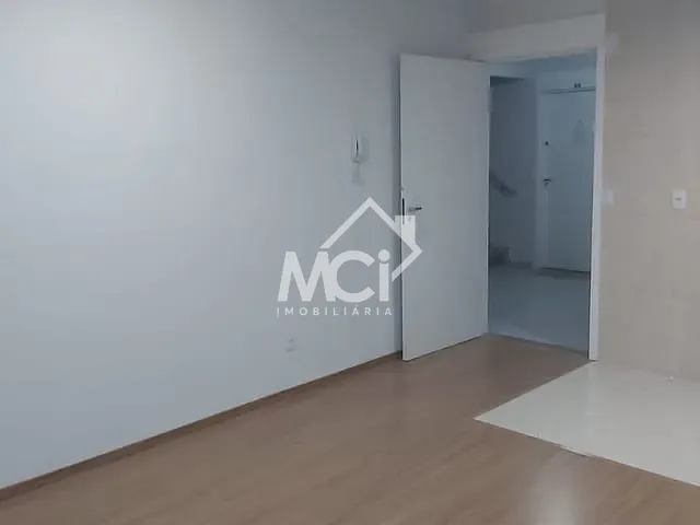 Apartamento 2 quartos e 1 banheiro, à venda, no bairro Três Vendas em Pelotas