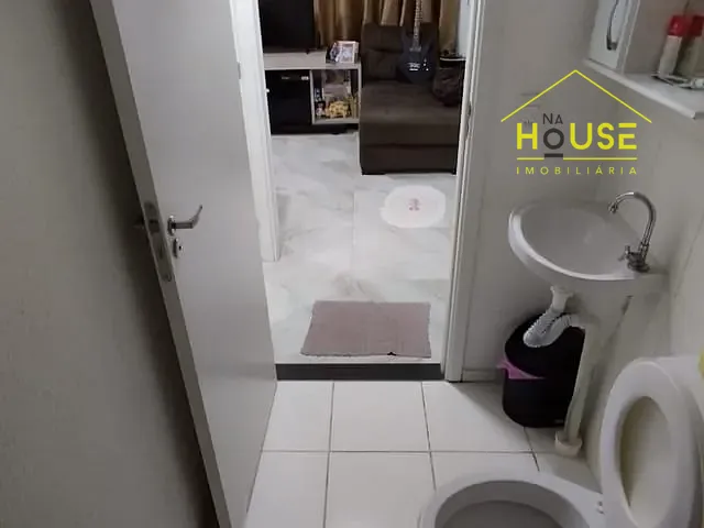 Apartamento com 80m² 2 quartos e 1 banheiro, à venda, no bairro Jardim Botura em Rua César Beretta