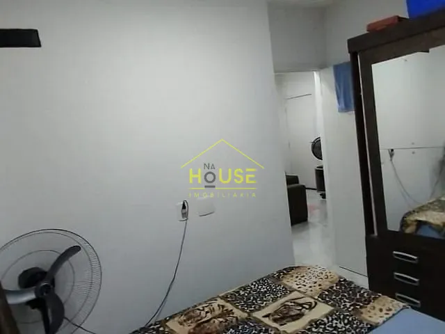 Apartamento com 80m² 2 quartos e 1 banheiro, à venda ou para alugar, no bairro Jardim Botura em Rua César Beretta