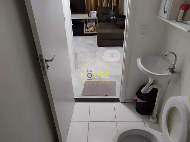 Apartamento com 80m² 2 quartos e 1 banheiro, à venda ou para alugar, no bairro Jardim Botura em Rua César Beretta