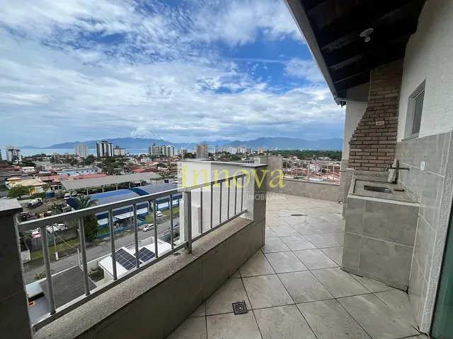 Apartamento 3 quartos e 3 banheiros, à venda ou para alugar, no bairro Parque Balneário Poiares em Caraguatatuba