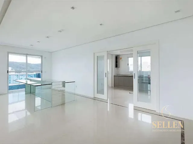 Apartamento com 429m² 2 quartos e 3 banheiros, à venda, no bairro Centro em Balneário Camboriú