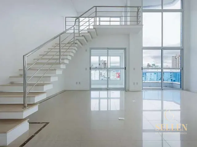 Apartamento com 429m² 2 quartos e 3 banheiros, à venda, no bairro Centro em Balneário Camboriú